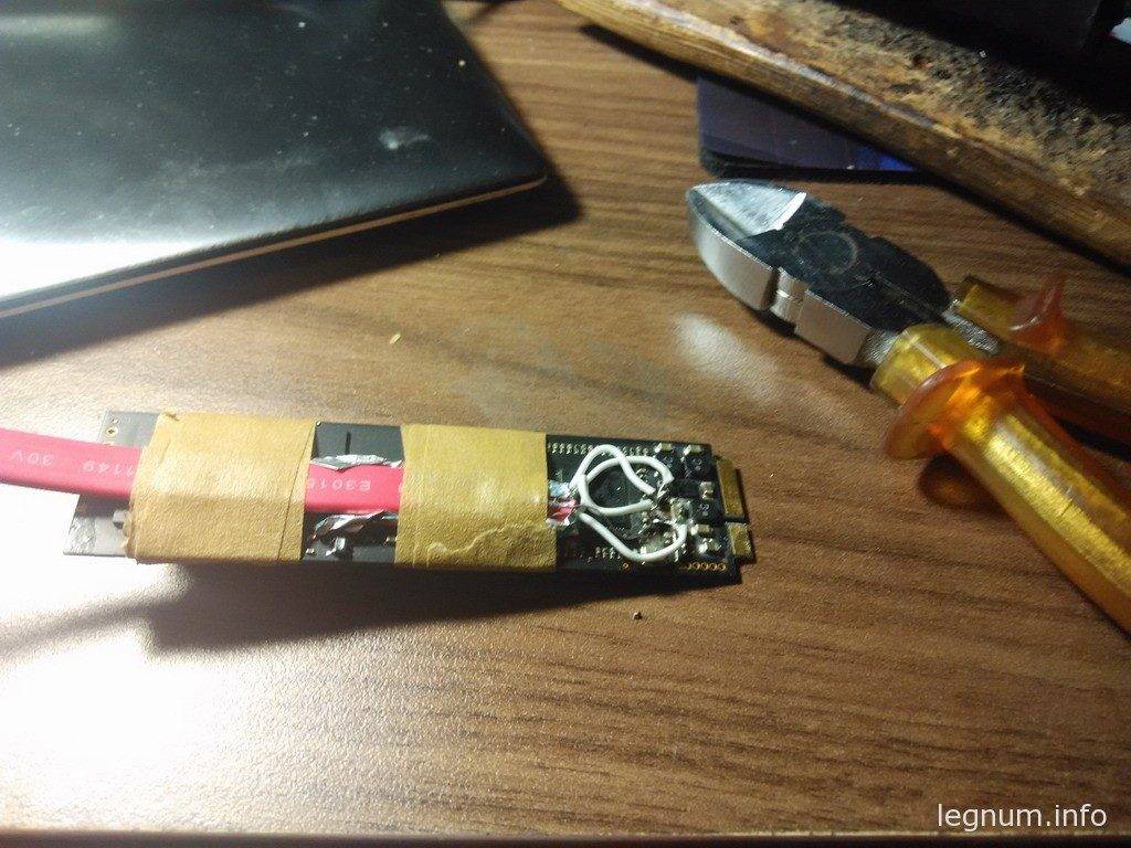 подпаиваем кабель к ssd