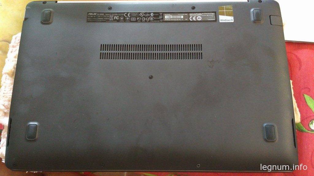Снимаем нижнюю крышку ноутбука Asus S200, откручиваем все винты по периметру