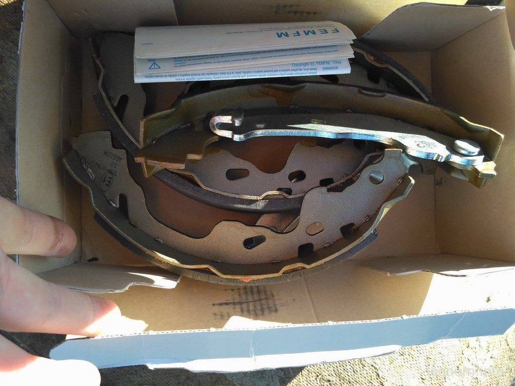 Колодки задние барабан Yaris P1 NK 2745705