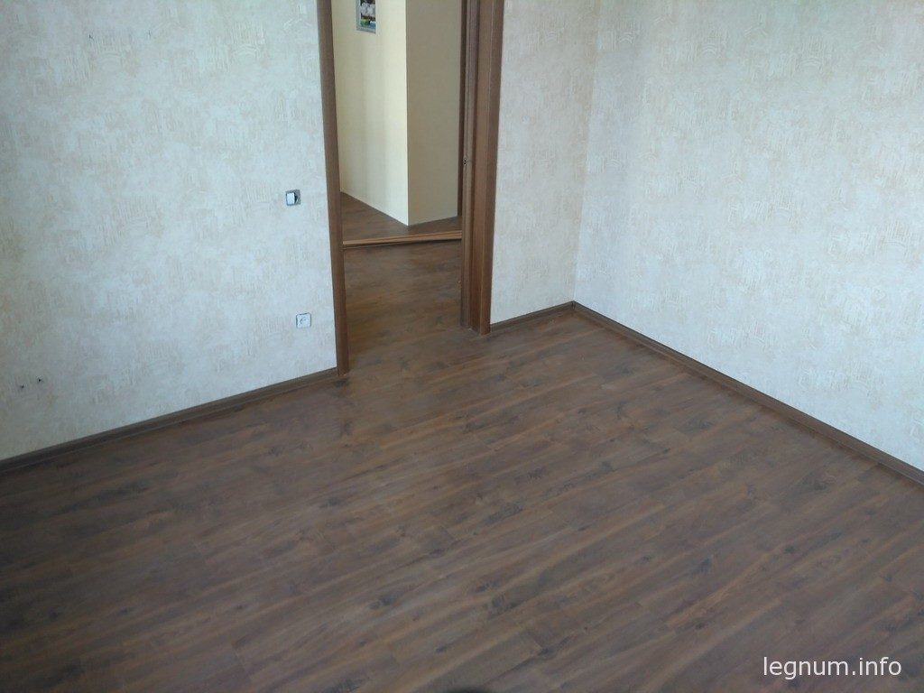 Где разместить стык плинутса
