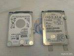 После выкручиваем жесткий диск из корзины и вставляем новый HDD Sata