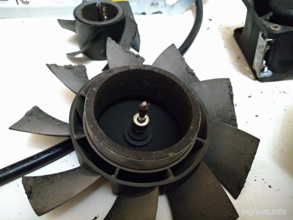 DELTA PFC1212DE подшипник
